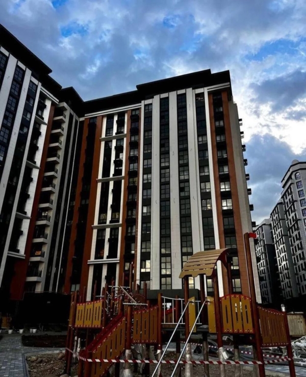 Продаю 4-к квартиру (138 м²) в Бишкеке