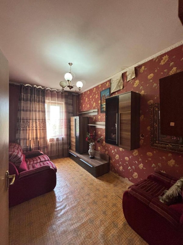Продаю 3-к квартиру (62 м²) в Бишкеке