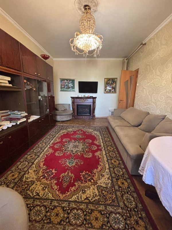Продаю 3-к квартиру (62 м²) в Бишкеке