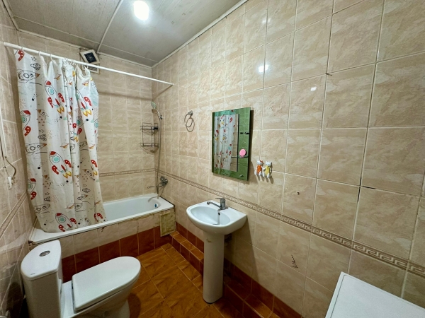 Продаю 12-к квартиру (49 м²) в Бишкеке