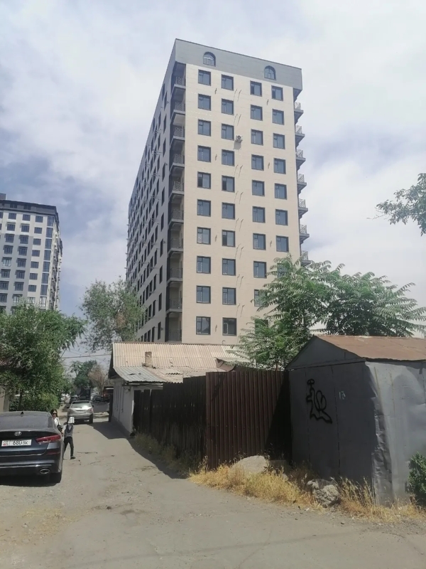 Продаю 1-к квартиру (40 м²) в Бишкеке