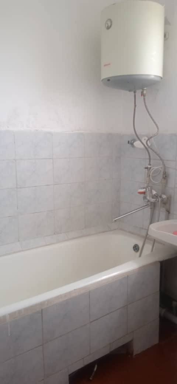 Продаю 2-к квартиру (49 м²) в Чолпон-Ате