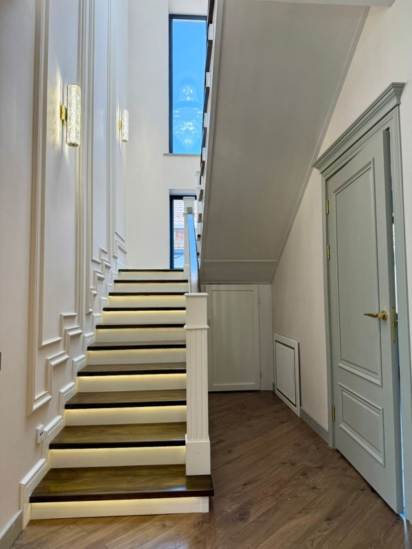 Продаю 8-к дом (270 м²) в Бишкеке