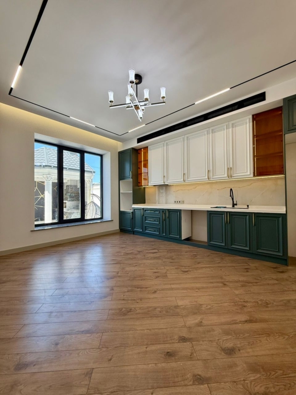 Продаю 8-к дом (270 м²) в Бишкеке