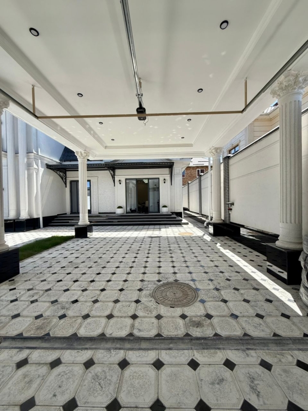Продаю 8-к дом (270 м²) в Бишкеке