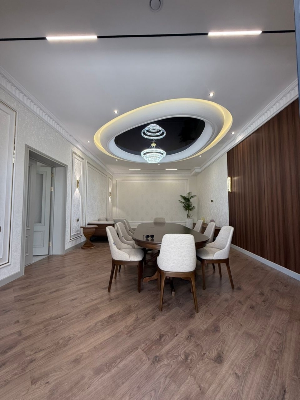 Продаю 8-к дом (270 м²) в Бишкеке