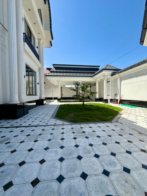 Продаю 8-к дом (270 м²) в Бишкеке