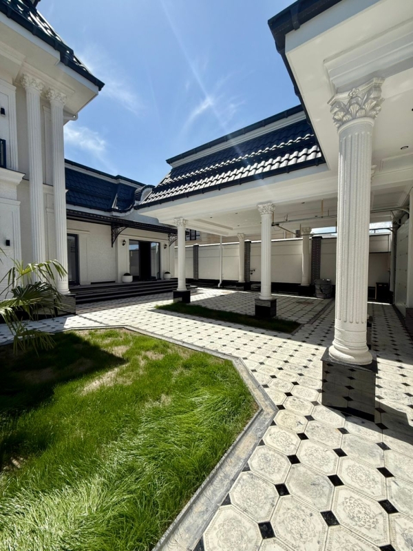 Продаю 8-к дом (270 м²) в Бишкеке
