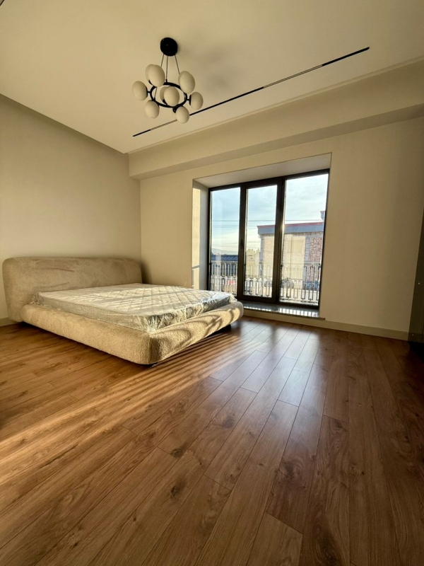 Продаю 8-к дом (270 м²) в Бишкеке