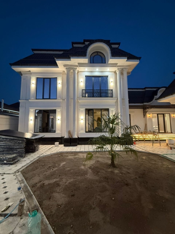 Продаю 8-к дом (270 м²) в Бишкеке
