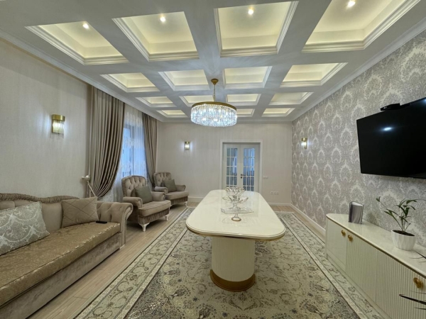 Продаю 4-к дом (200 м²) в Бишкеке
