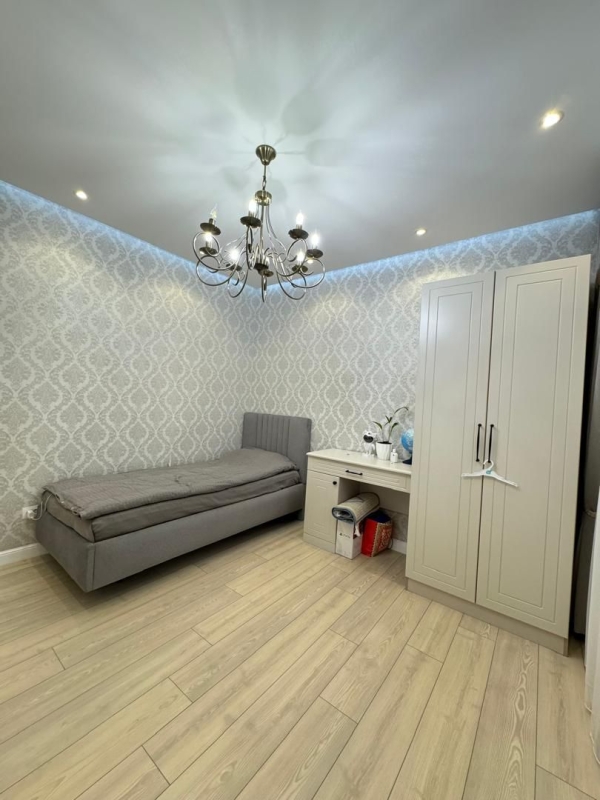Продаю 4-к дом (200 м²) в Бишкеке