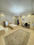 Продаю 4-к дом (200 м²) в Бишкеке