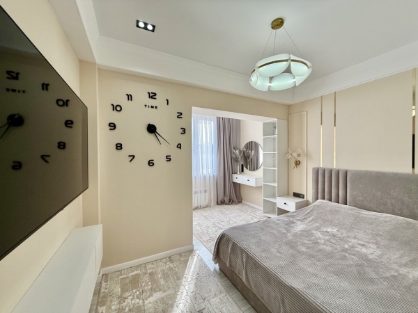 Продаю 2-к квартиру (56 м²) в Бишкеке