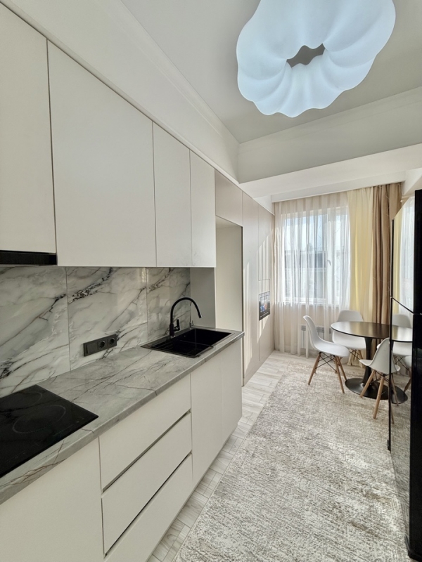 Продаю 2-к квартиру (56 м²) в Бишкеке