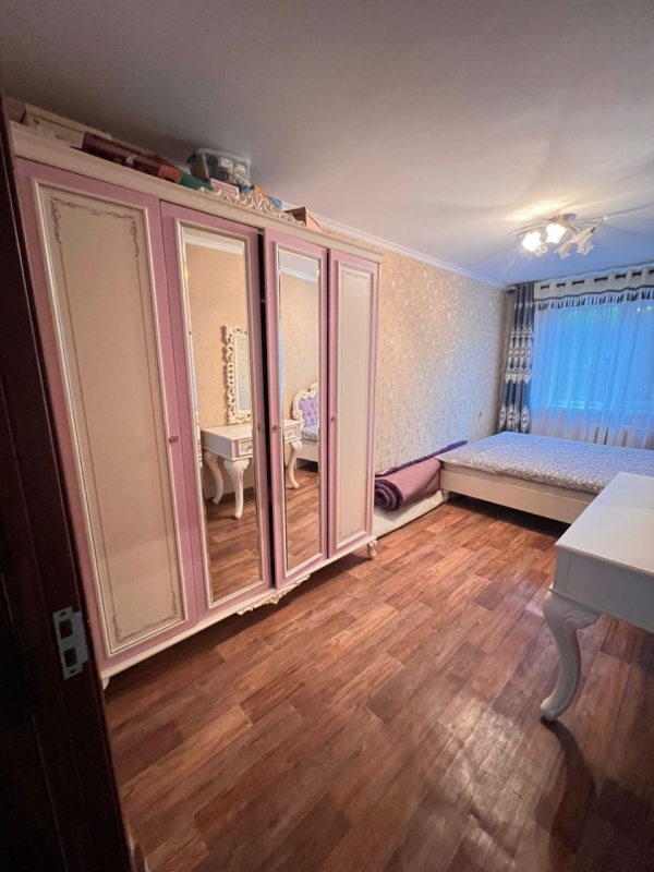 Продаю 3-к квартиру (58 м²) в Бишкеке