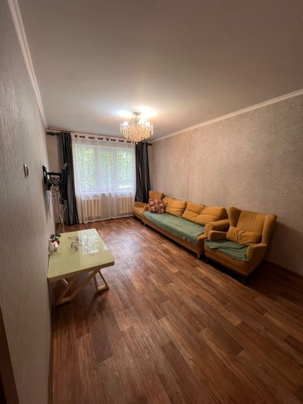 Продаю 3-к квартиру (58 м²) в Бишкеке