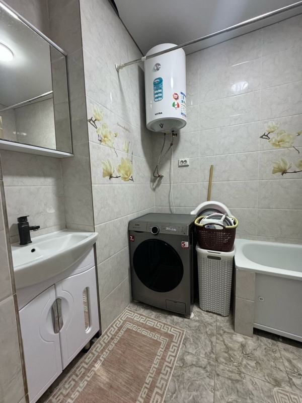 Продаю 1-к квартиру (46 м²) в Бишкеке