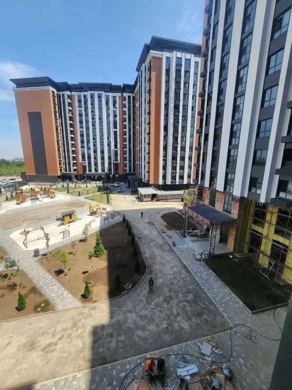 Продаю 1-к квартиру (49 м²) в Бишкеке