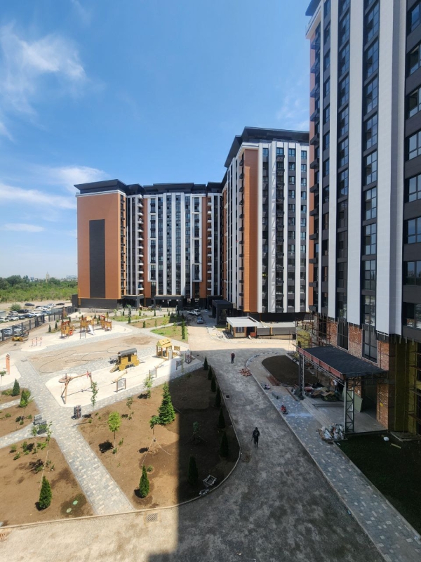 Продаю 1-к квартиру (49 м²) в Бишкеке