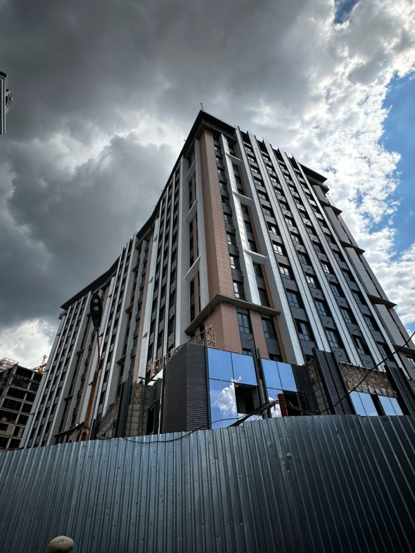 Продаю 4-к квартиру (131 м²) в Бишкеке