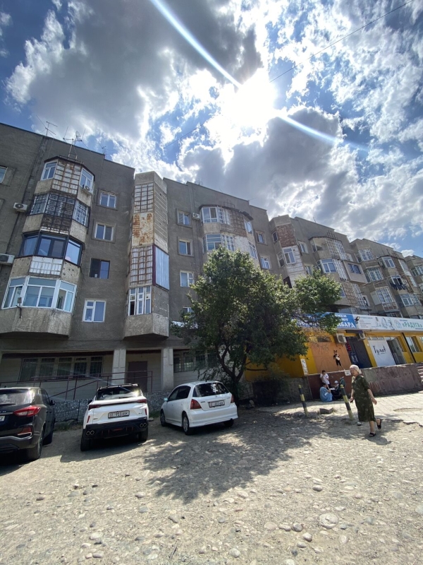 Продаю 3-к квартиру (65 м²) в Бишкеке