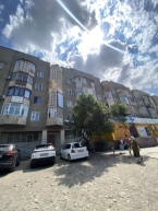 Продаю 3-к квартиру (65 м²) в Бишкеке