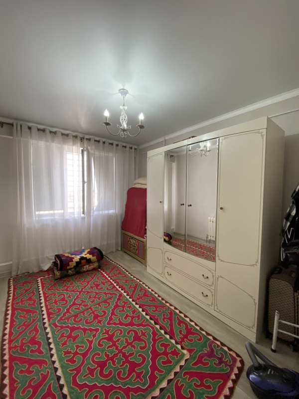 Продаю 1-к квартиру (40 м²) в Бишкеке