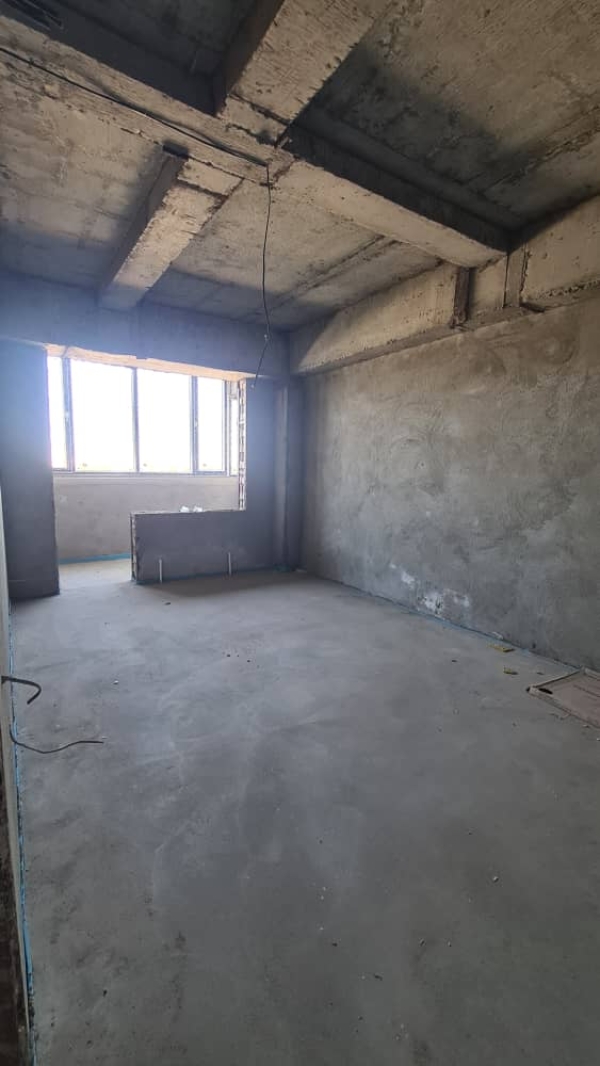 Продаю 2-к квартиру (76 м²) в Бишкеке