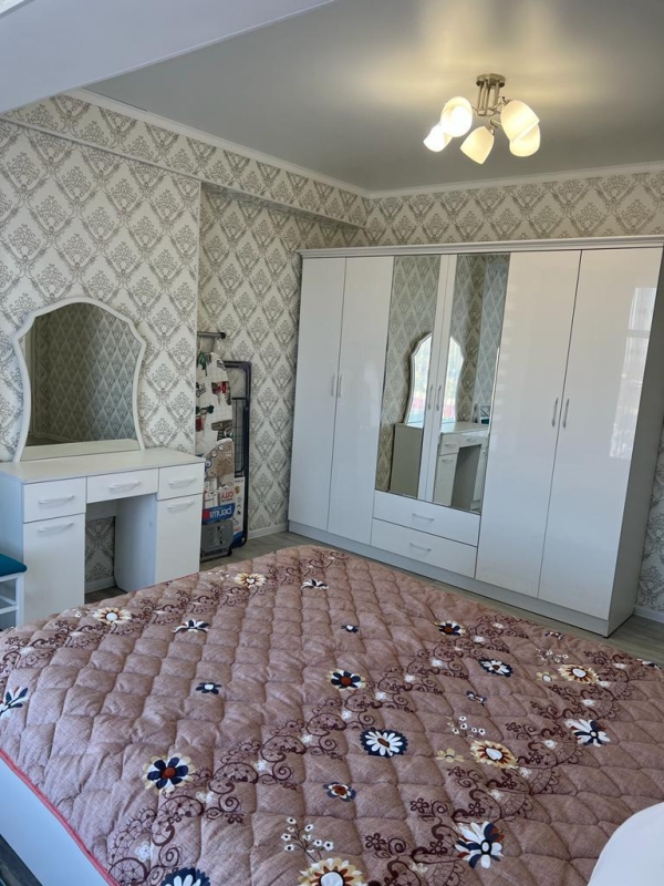 Сдаю 3-к квартиру (90 м²) в Бишкеке