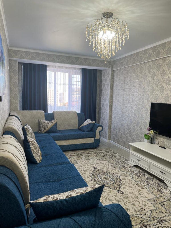 Сдаю 3-к квартиру (90 м²) в Бишкеке