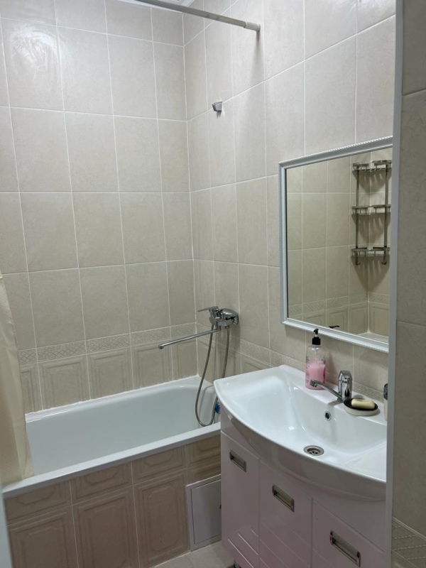 Сдаю 3-к квартиру (90 м²) в Бишкеке