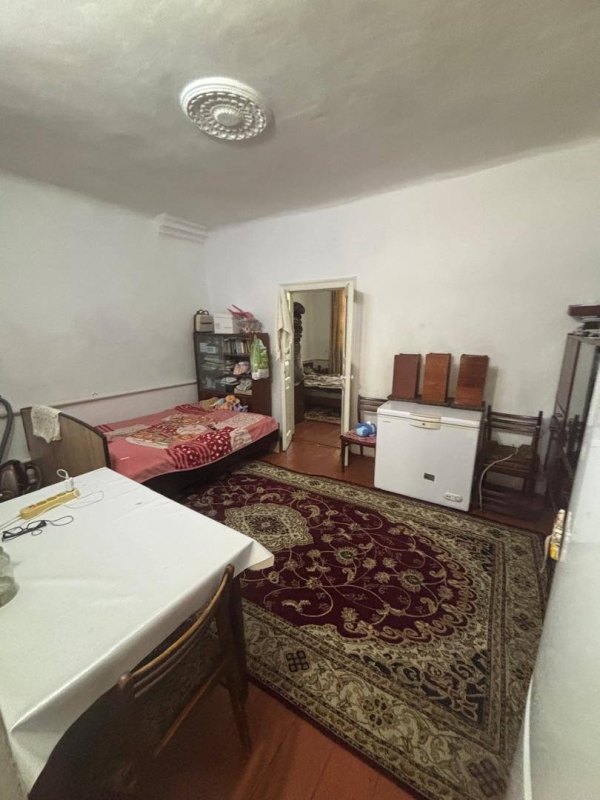 Продаю 3-к квартиру (50 м²) в Бишкеке