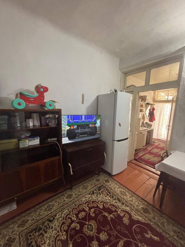 Продаю 3-к квартиру (50 м²) в Бишкеке
