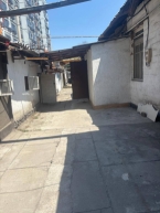 Продаю 3-к квартиру (50 м²) в Бишкеке