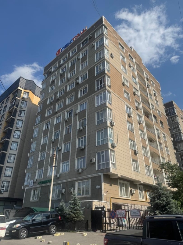 Продаю 3-к квартиру (104 м²) в Бишкеке
