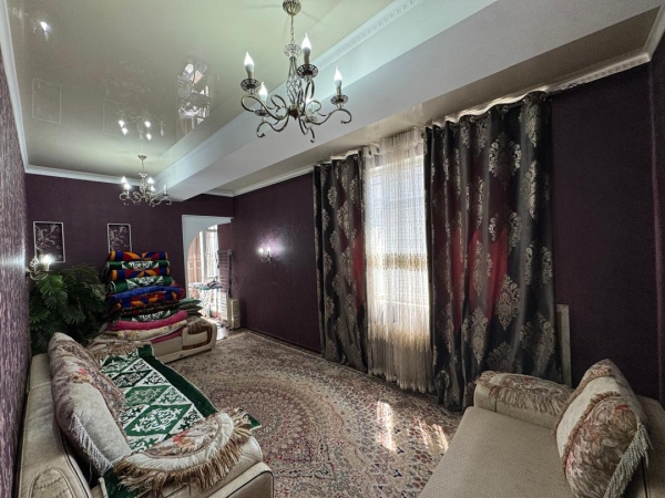 Продаю 3-к квартиру (104 м²) в Бишкеке