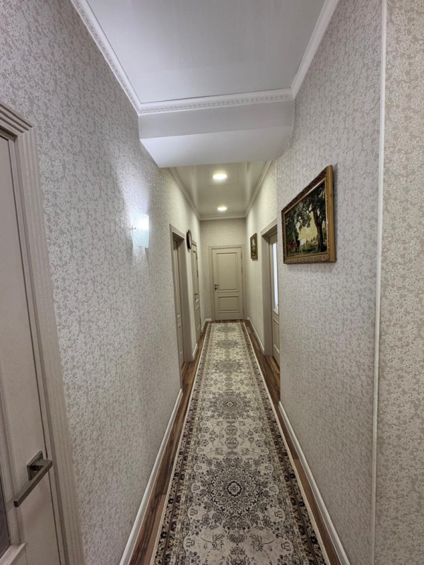 Продаю 3-к квартиру (104 м²) в Бишкеке