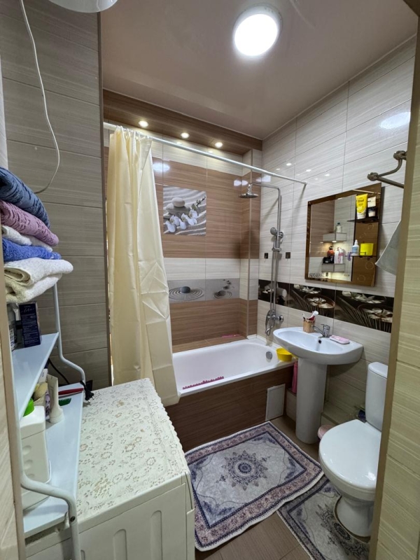 Продаю 3-к квартиру (104 м²) в Бишкеке