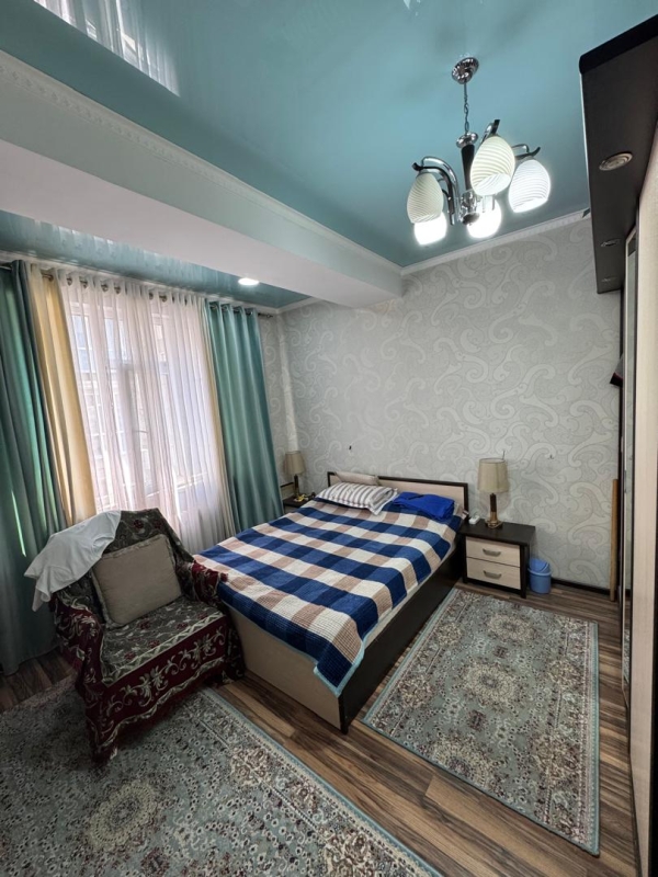 Продаю 3-к квартиру (104 м²) в Бишкеке