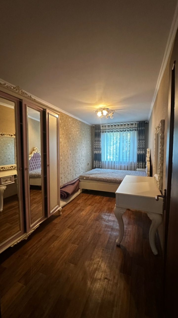 Продаю 3-к квартиру (58 м²) в Бишкеке