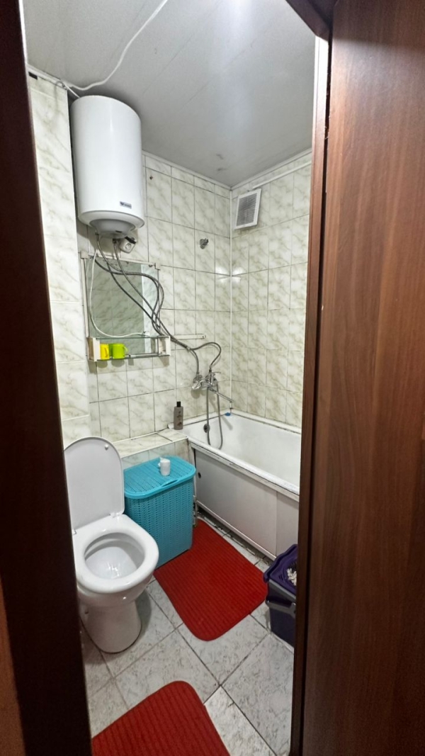 Продаю 3-к квартиру (58 м²) в Бишкеке