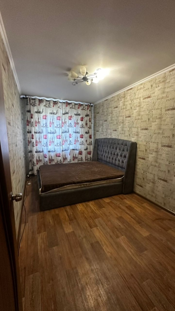 Продаю 3-к квартиру (58 м²) в Бишкеке