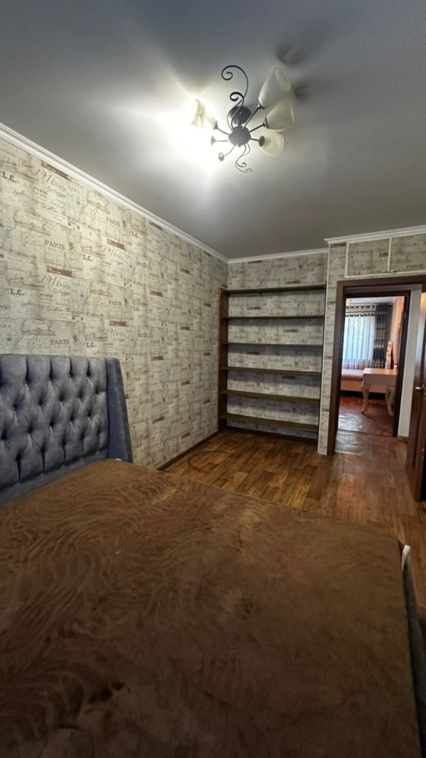 Продаю 3-к квартиру (58 м²) в Бишкеке