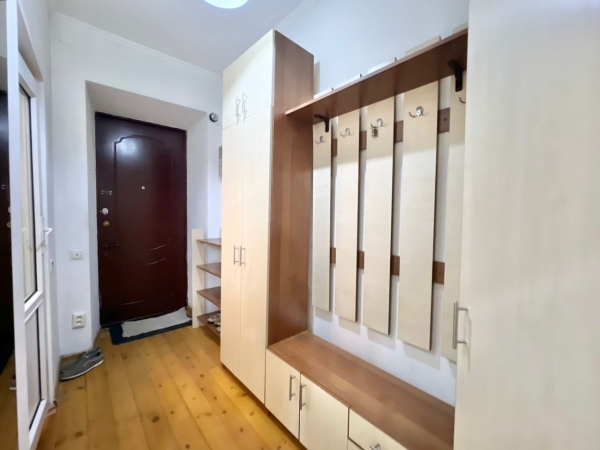 Продаю 2-к квартиру (45 м²) в Бишкеке