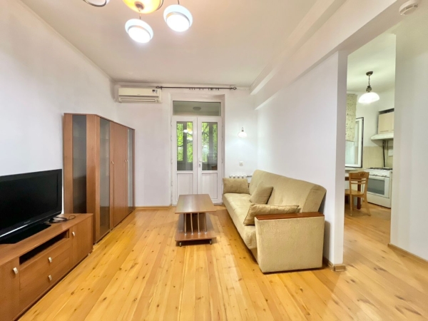 Продаю 2-к квартиру (45 м²) в Бишкеке