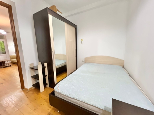 Продаю 2-к квартиру (45 м²) в Бишкеке