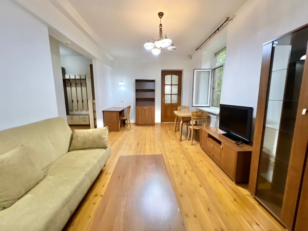 Продаю 2-к квартиру (45 м²) в Бишкеке