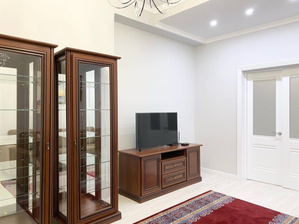 Продаю 3-к квартиру (94 м²) в Бишкеке
