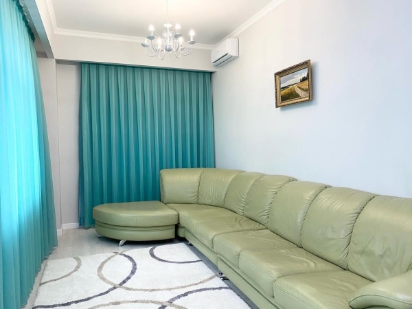 Продаю 3-к квартиру (94 м²) в Бишкеке